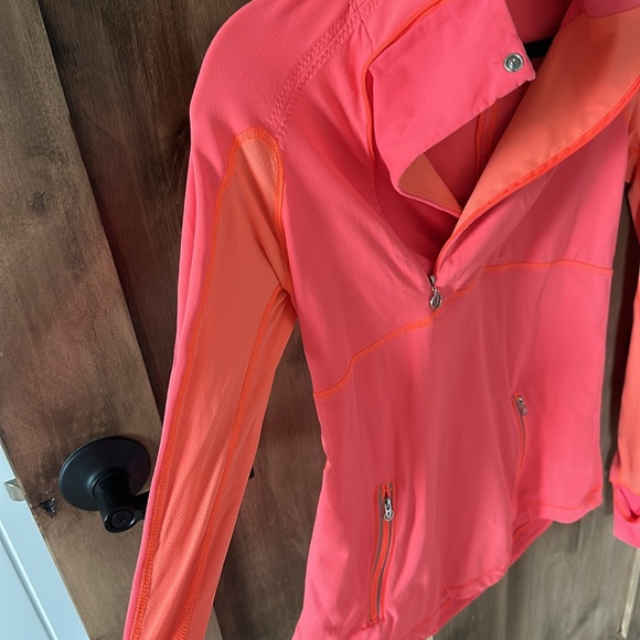 Lululemon running jacket - Picture 7 of 8
